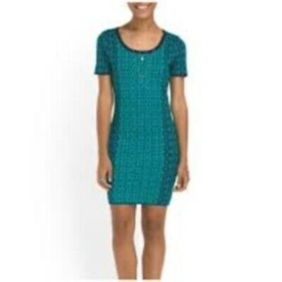 Romeo & Juliet Couture Dresses & Skirts - EUC Romeo + Juliet Couture Body Con Sweater Dress